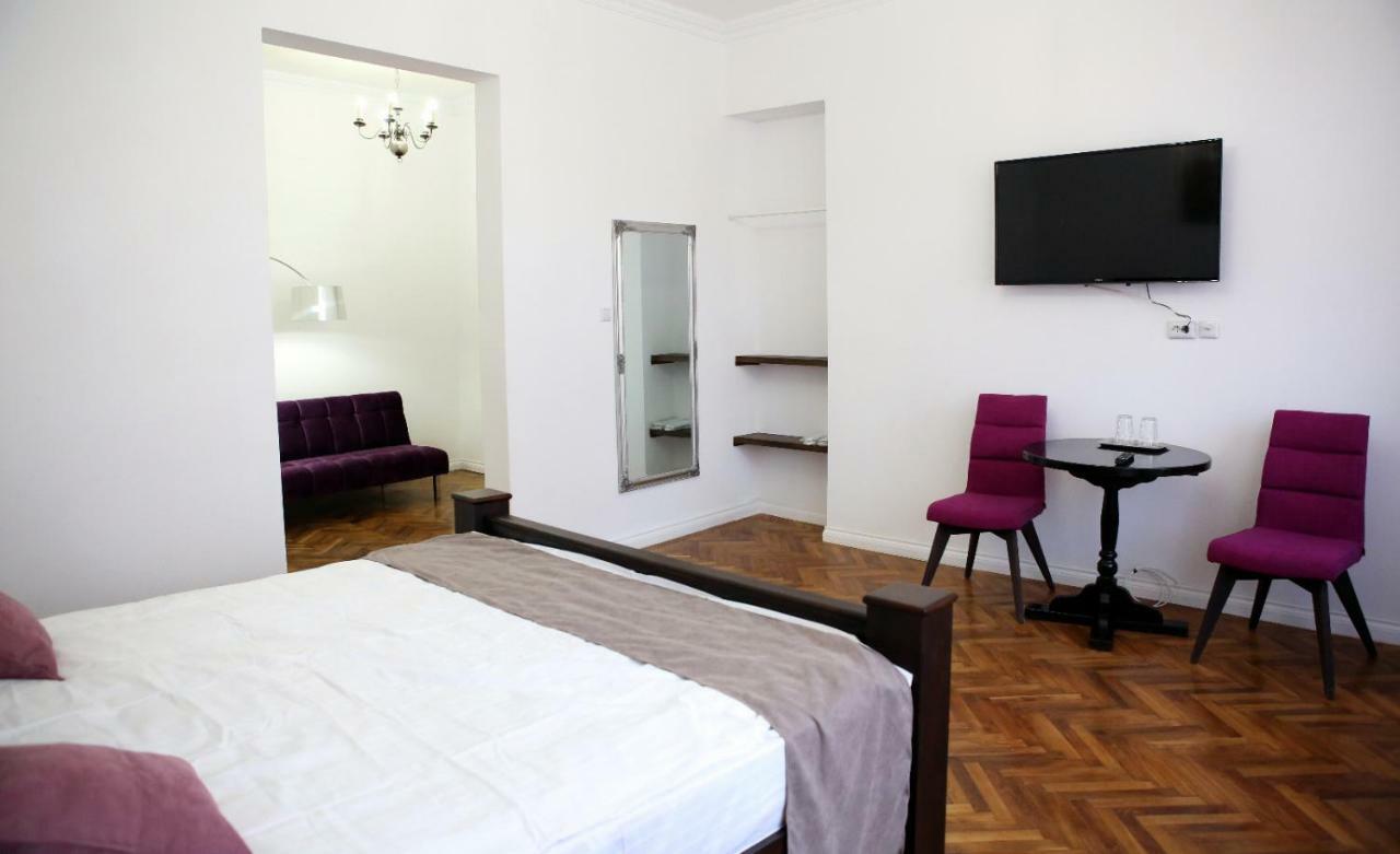 Aleea Teilor Hotel Câmpulung Bagian luar foto