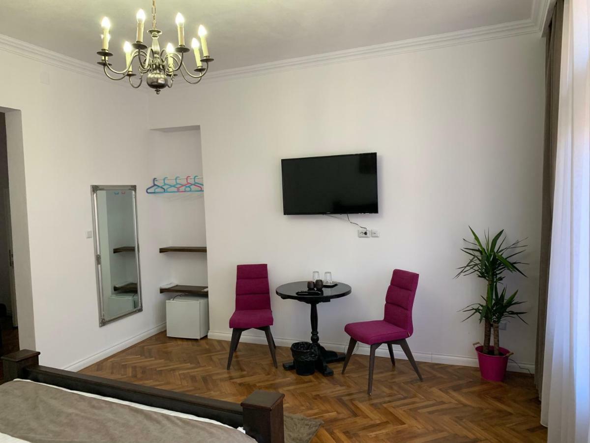 Aleea Teilor Hotel Câmpulung Bagian luar foto