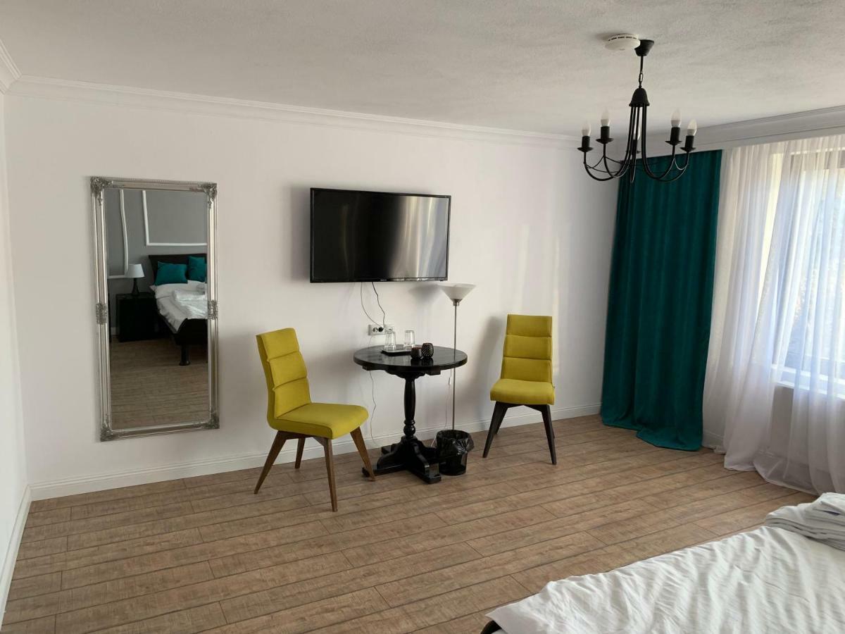 Aleea Teilor Hotel Câmpulung Bagian luar foto
